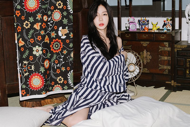 Korean girl model Kim white sling(19)